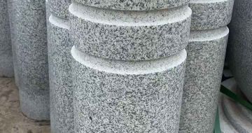 山东 芝麻白花岗岩挡车柱、隔离柱多少钱