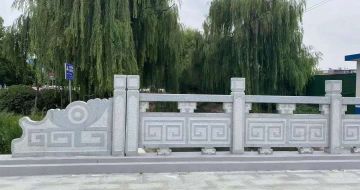 山东 芝麻灰桥栏杆、河道栏杆安装效果