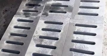 山东 芝麻灰石材沟盖板