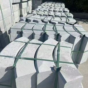 山东 芝麻灰弧形路沿石