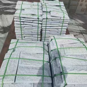 山东 芝麻白蘑菇石装车出货