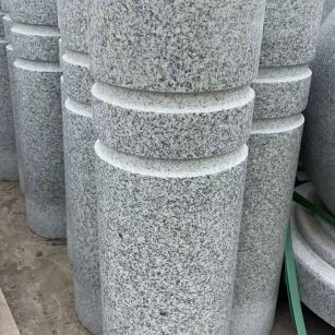 山东 芝麻白花岗岩挡车柱、隔离柱多少钱