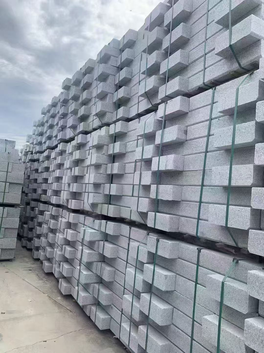 山东 芝麻灰侧石