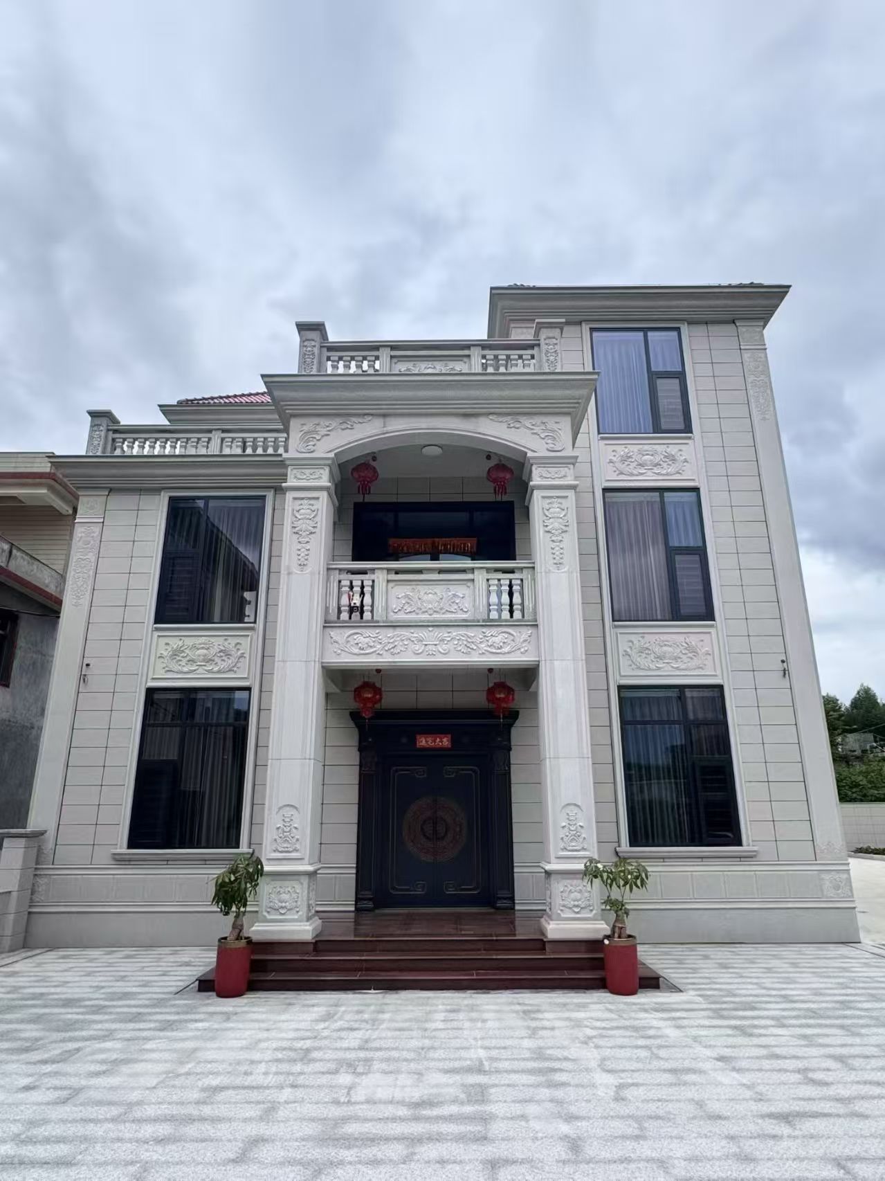 山东 芝麻白石材别墅干挂案例展示