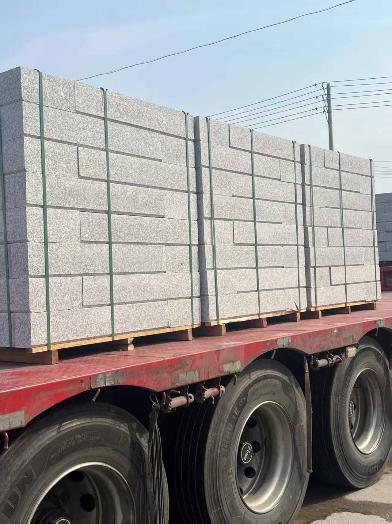 山东 芙蓉白路沿石装车