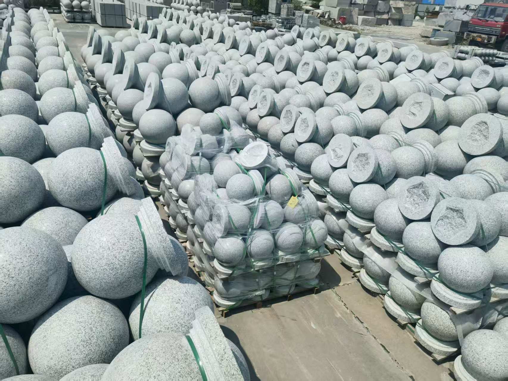 山东 花岗岩实心圆球，石球，挡车球，挡车石，车止石，路障石。