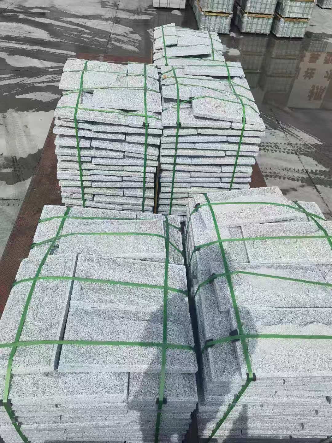 山东 芝麻白蘑菇石装车出货