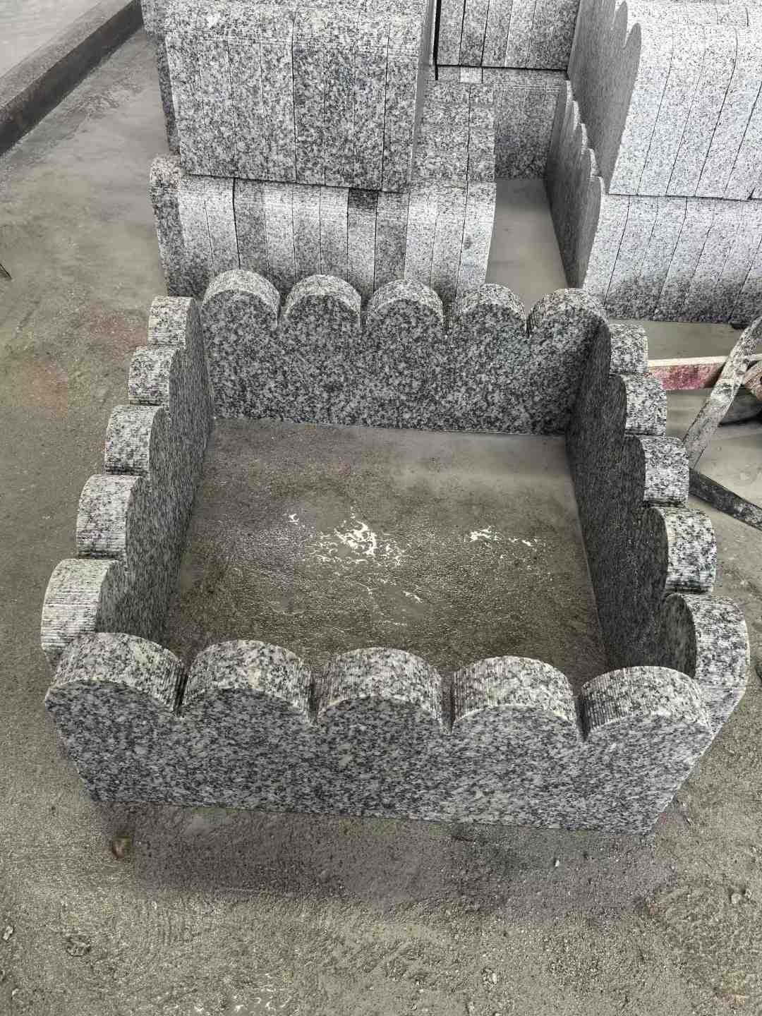山东 花边石、花坛围栏石、花池界石、菜园栅栏石、镶边石、波浪状界石介绍