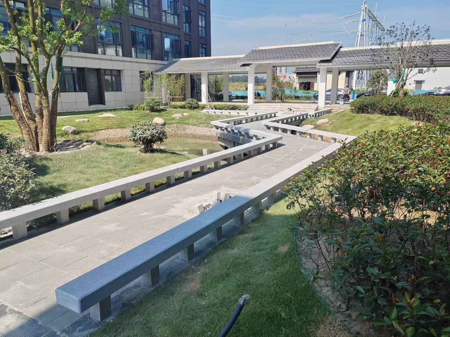 山东 芝麻灰小区坐凳&栏杆安装效果