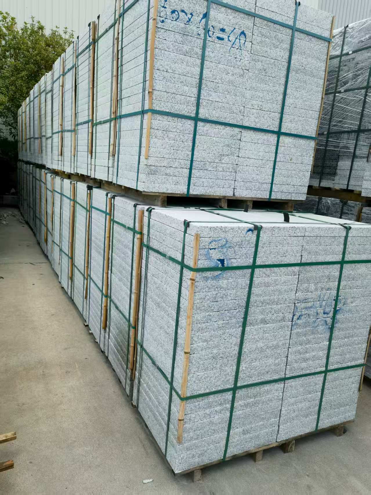 山东 大花芙蓉白火烧成品，市政园林广场地铺石