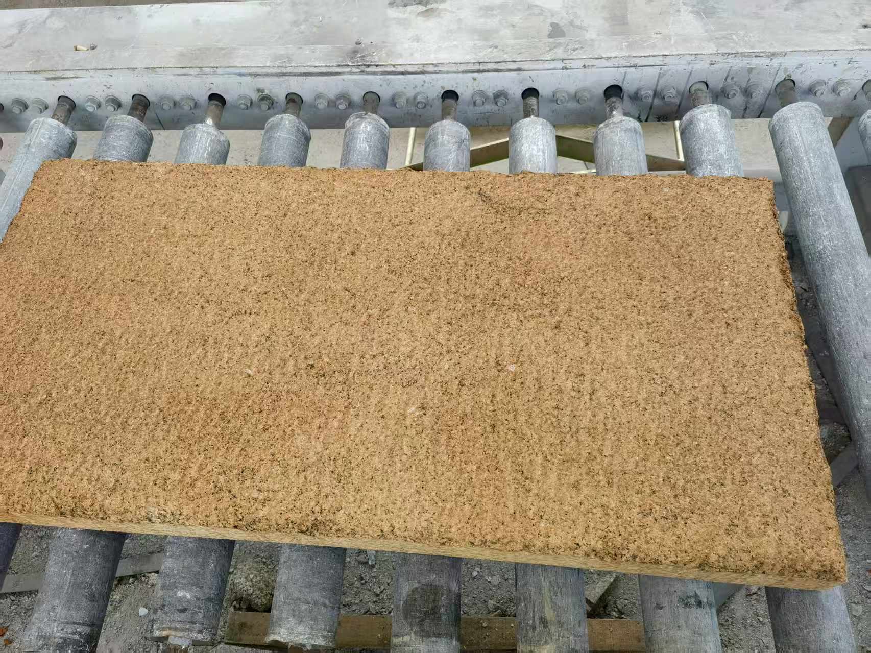 山东 菠萝面老石板，做旧仿古石，流水线生产加工