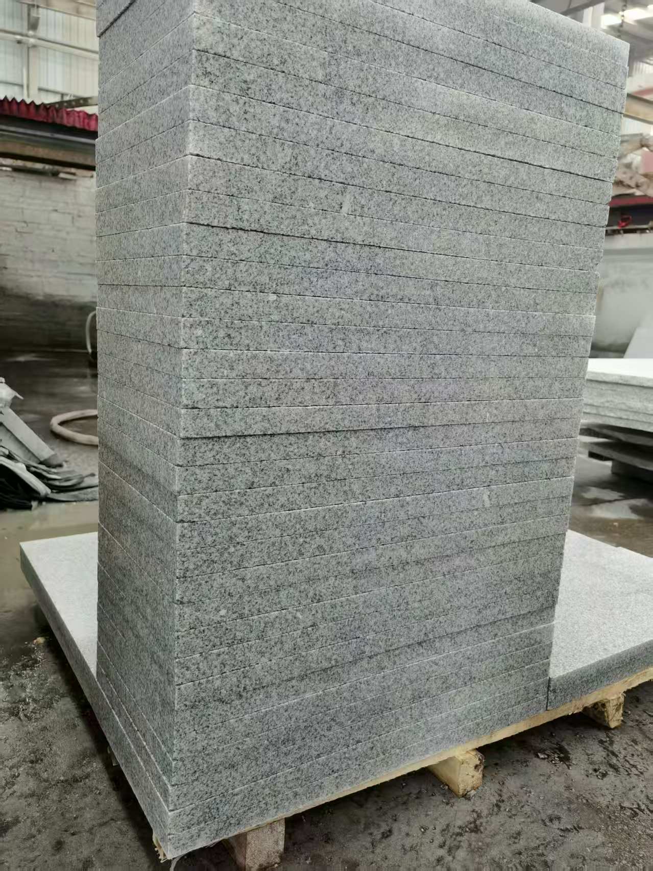 山东 花岗岩 地铺成品300*600，尺寸标准、厚薄均匀